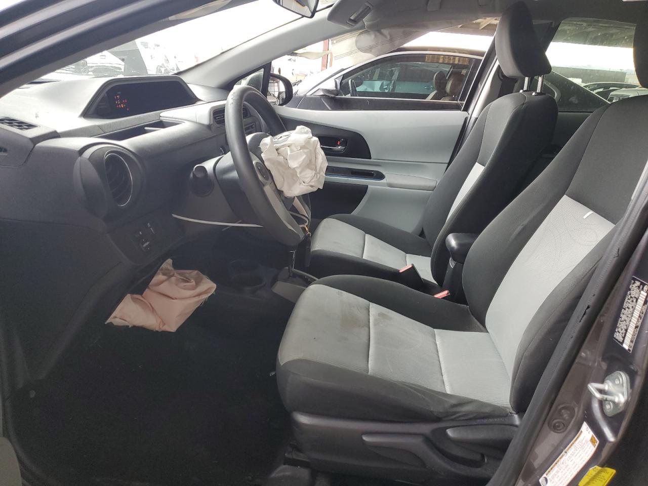 2012 Toyota Prius C VIN: JTDKDTB31C1010640 Lot: 82182385