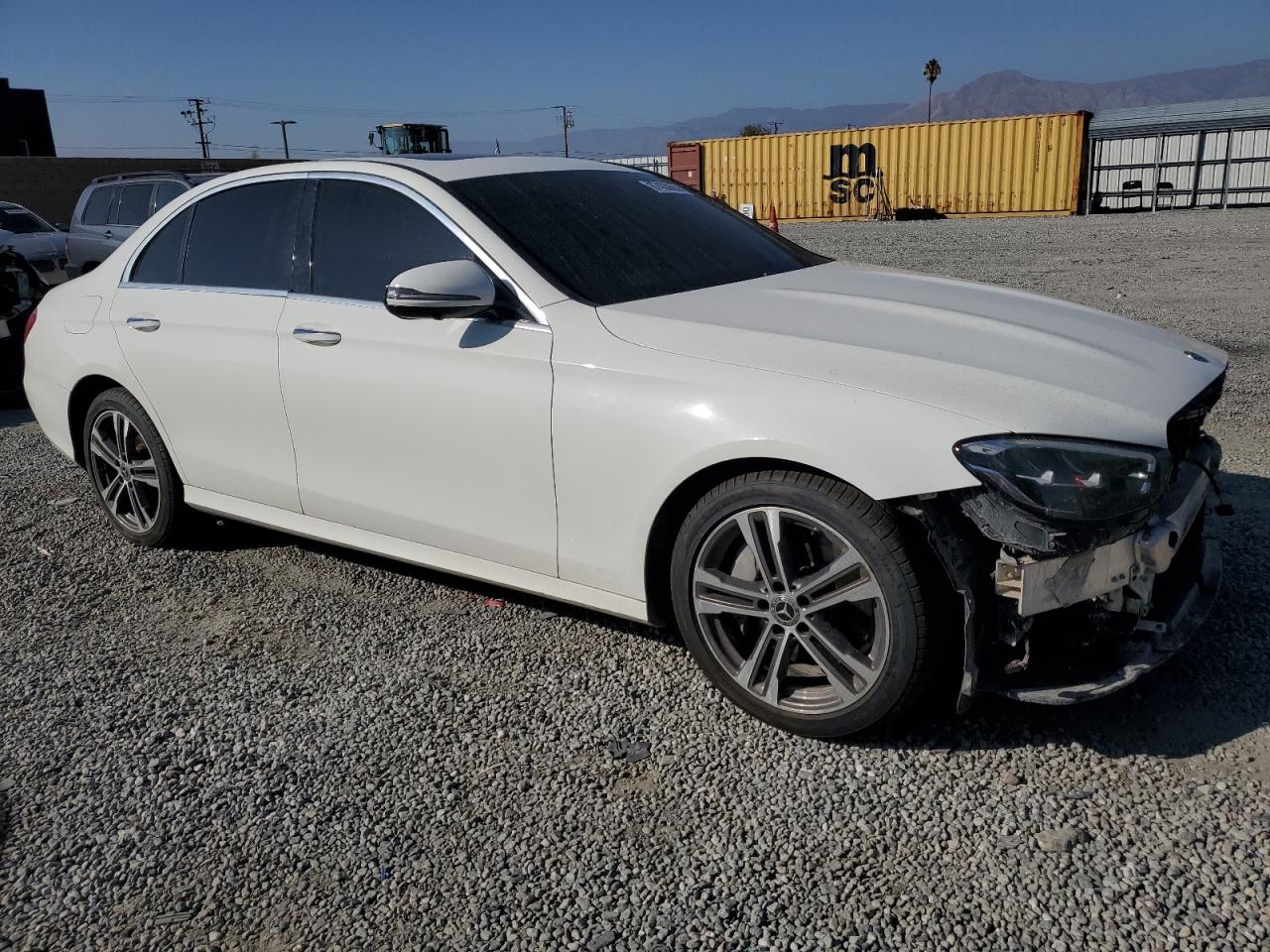 V (W213, S213, C238) V (W213, S213, C238)