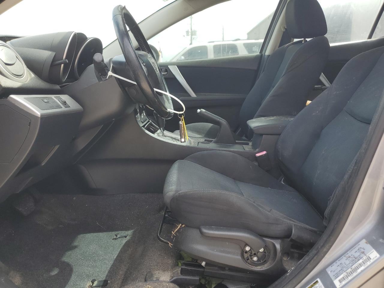 2011 Mazda 3 S VIN: JM1BL1K56B1467564 Lot: 84830025