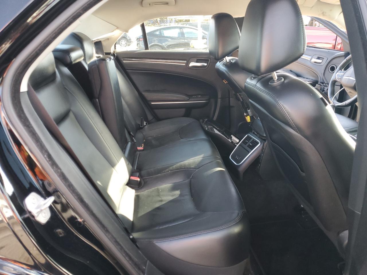 2015 Chrysler 300 Limited VIN: 2C3CCAAG2FH920887 Lot: 89708215