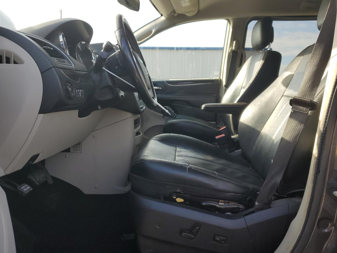 2016 Chrysler Town & Country Touring VIN: 2C4RC1BG2GR120283 Lot: 85340345