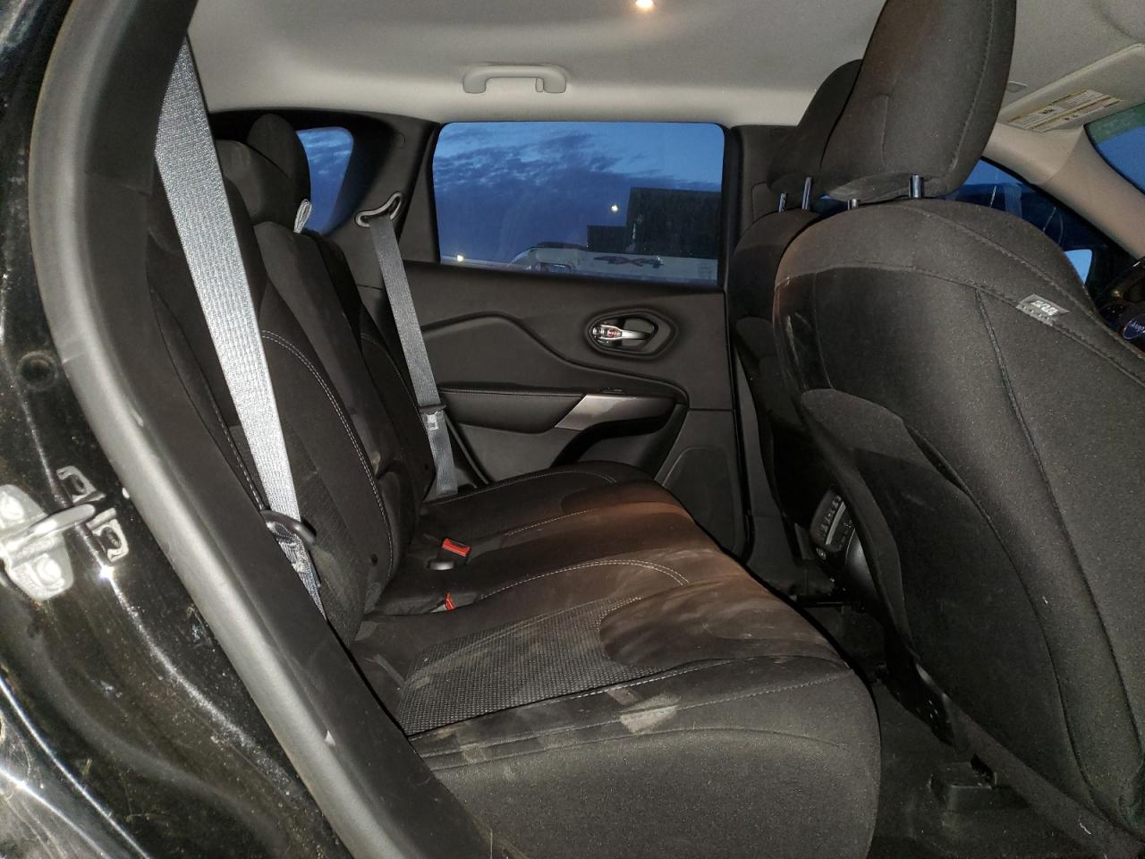 2019 Jeep Cherokee Sport VIN: 1C4PJLABXKD469556 Lot: 87412705