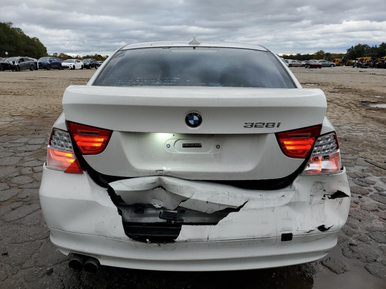 2010 BMW 328 I VIN: WBAPH7G56ANM54028 Lot: 90370555