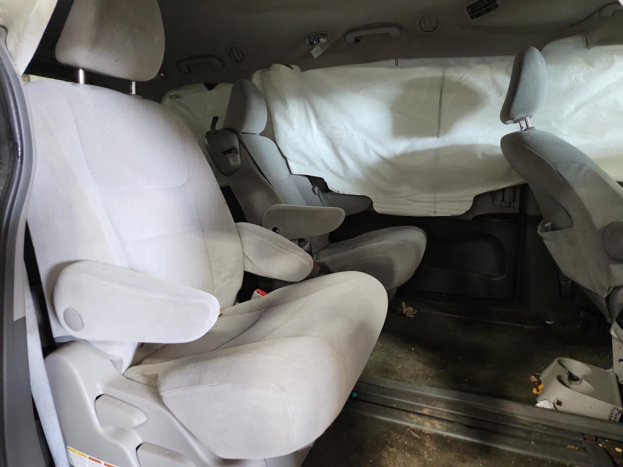 2015 Toyota Sienna Le VIN: 5TDKK3DC5FS621961 Lot: 84425425