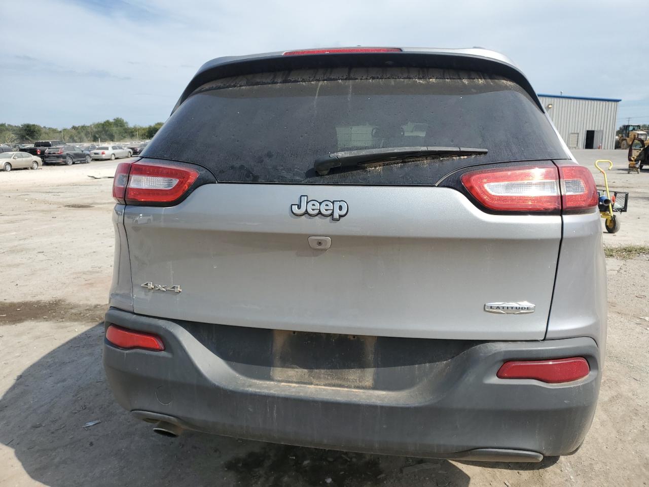 2015 Jeep Cherokee Latitude VIN: 1C4PJMCB6FW678998 Lot: 82273865