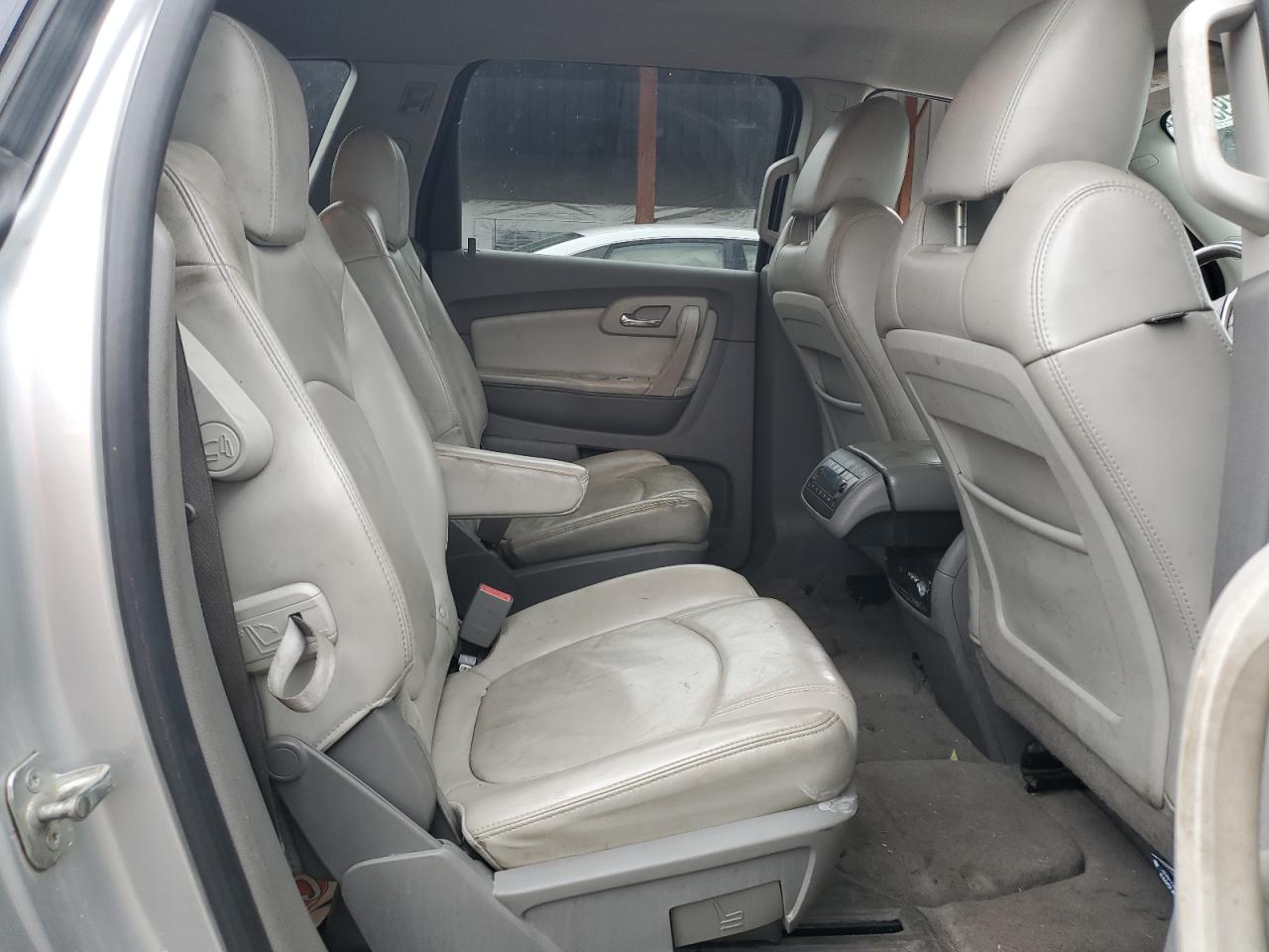 2010 Chevrolet Traverse Lt VIN: 1GNLVGED5AS118061 Lot: 84793445