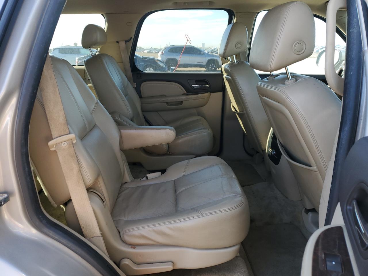 2008 GMC Yukon Denali VIN: 1GKFK63878J214437 Lot: 81609035