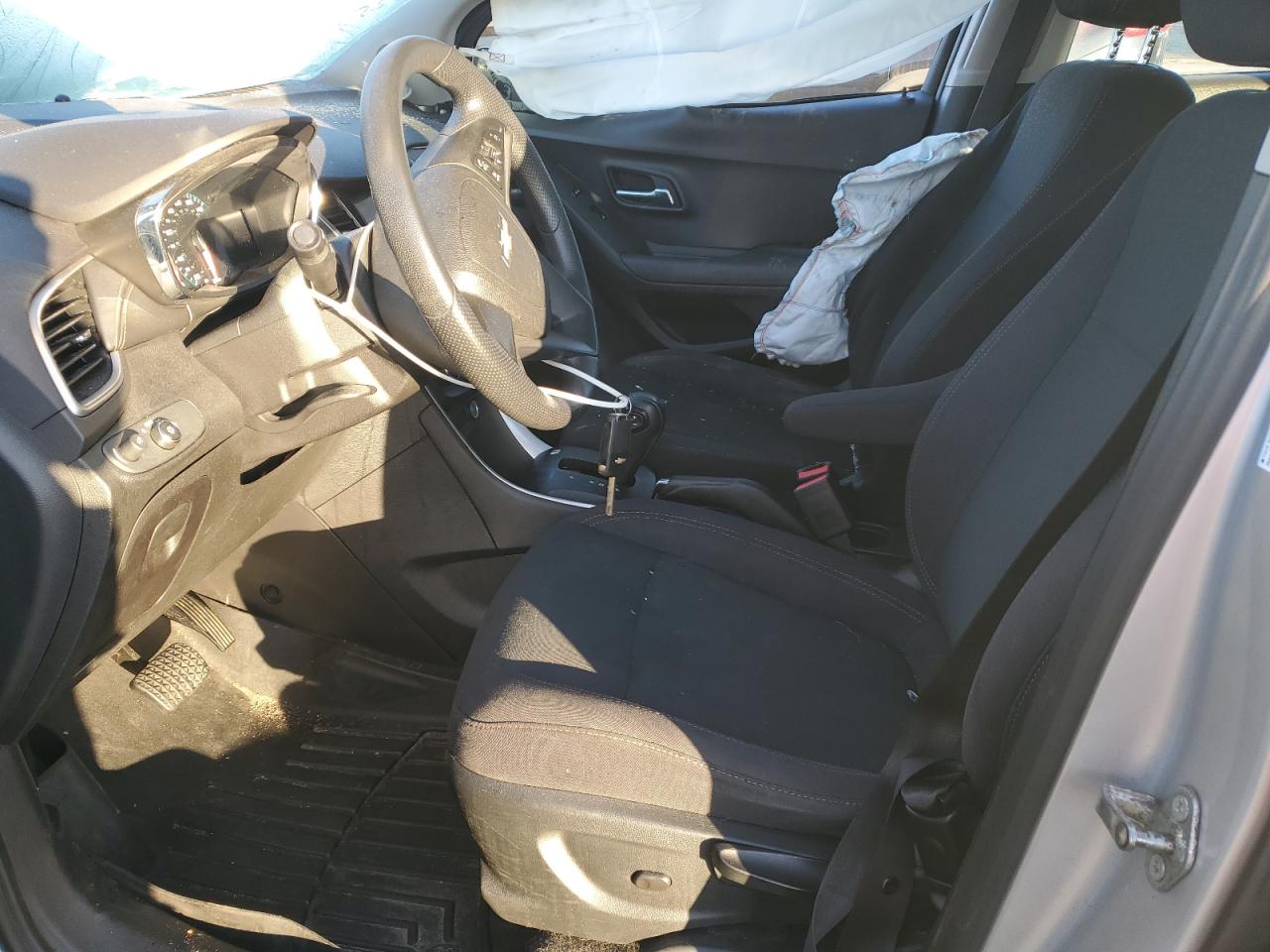 2018 Chevrolet Trax Ls VIN: 3GNCJKSB3JL351906 Lot: 84379735