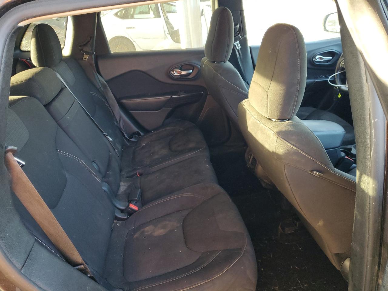 2016 Jeep Cherokee Latitude VIN: 1C4PJLCB0GW107664 Lot: 86885135