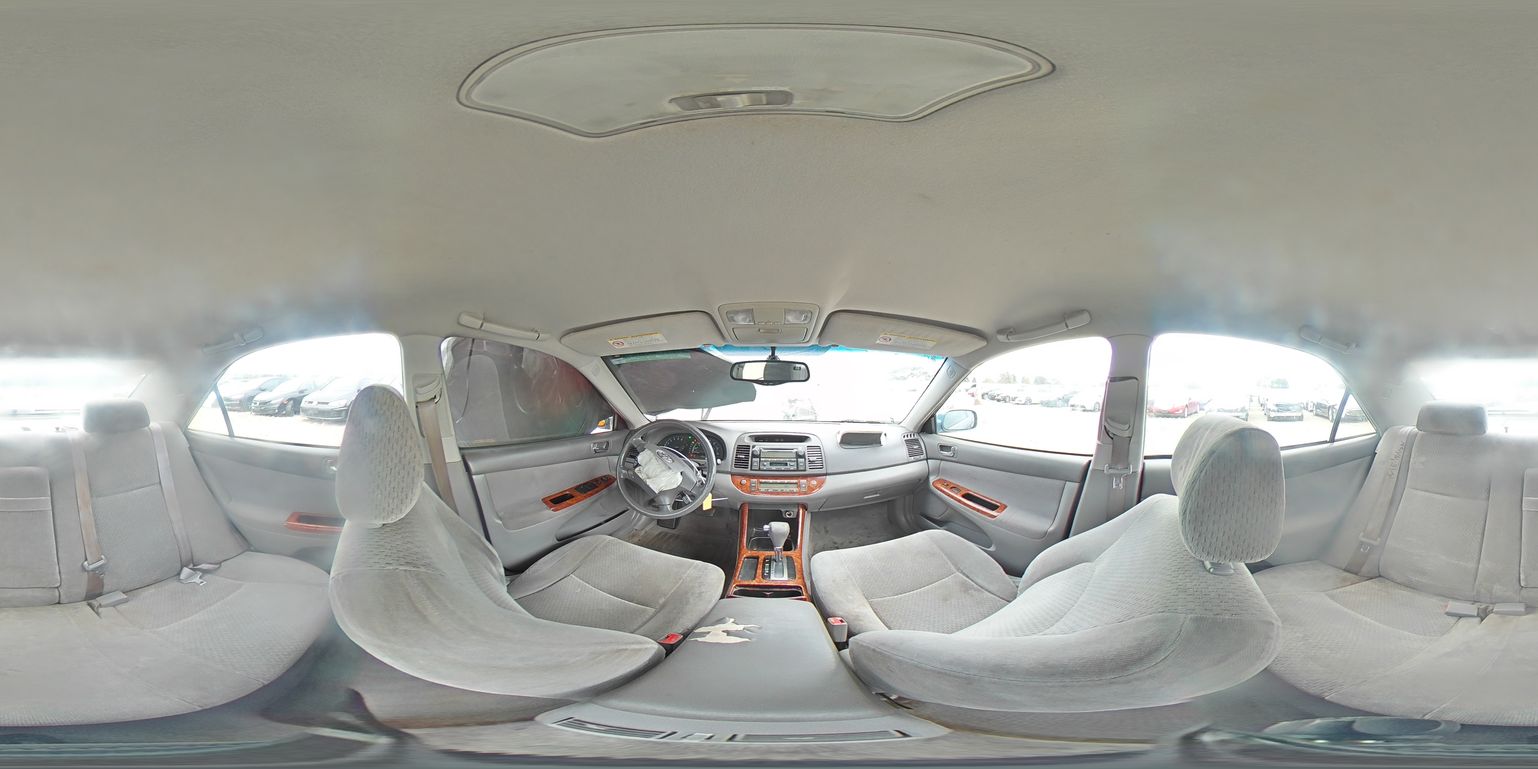 2002 Toyota Camry Le VIN: JTDBE30K320042470 Lot: 81949425