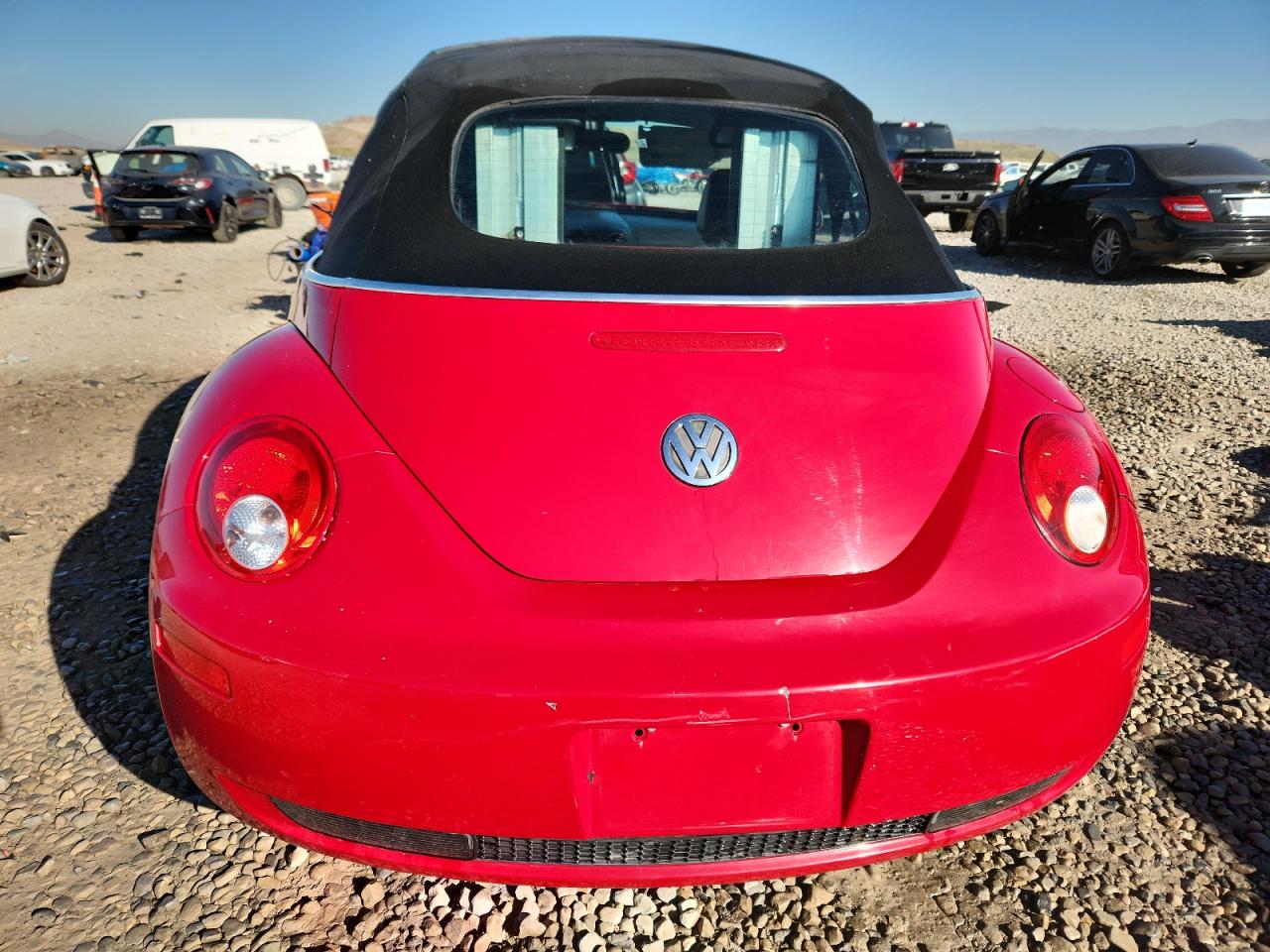 2007 Volkswagen New Beetle Convertible Option Package 1 VIN: 3VWRG31Y37M402477 Lot: 90337265