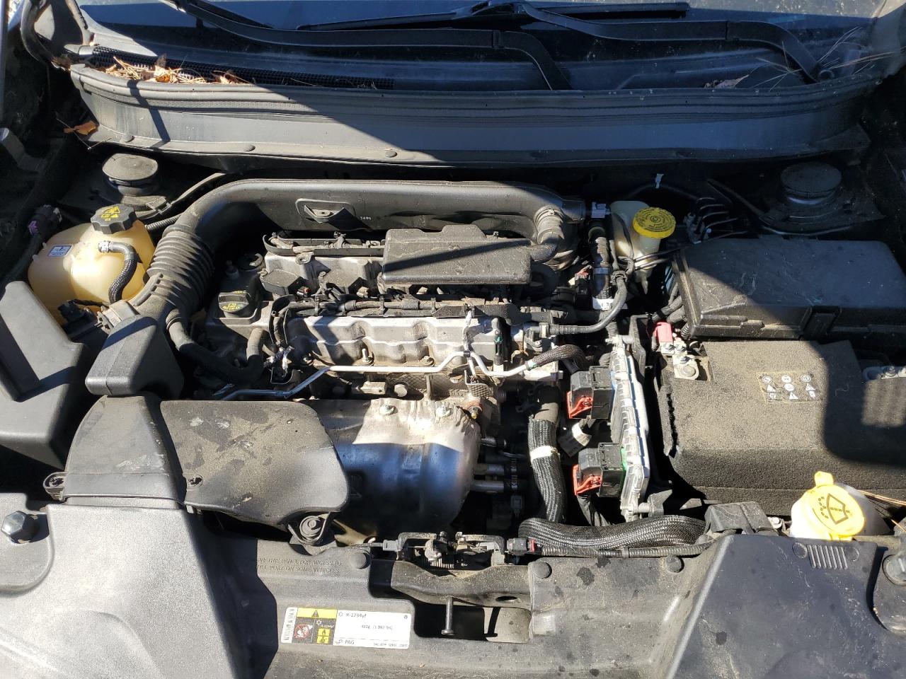 2015 Jeep Cherokee Latitude VIN: 1C4PJLCB4FW766717 Lot: 82646165