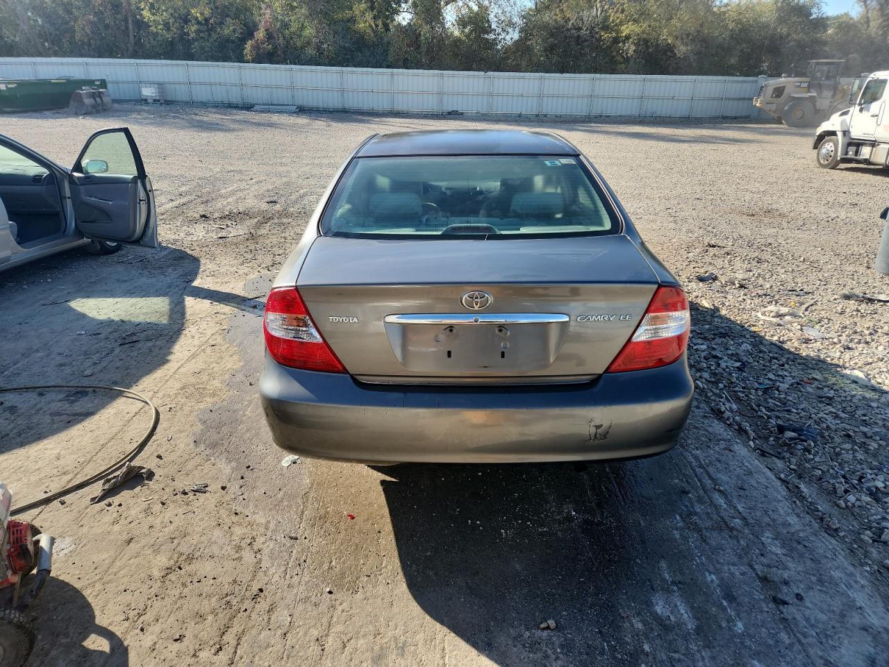 2002 Toyota Camry Le VIN: JTDBE32K220023762 Lot: 85343375