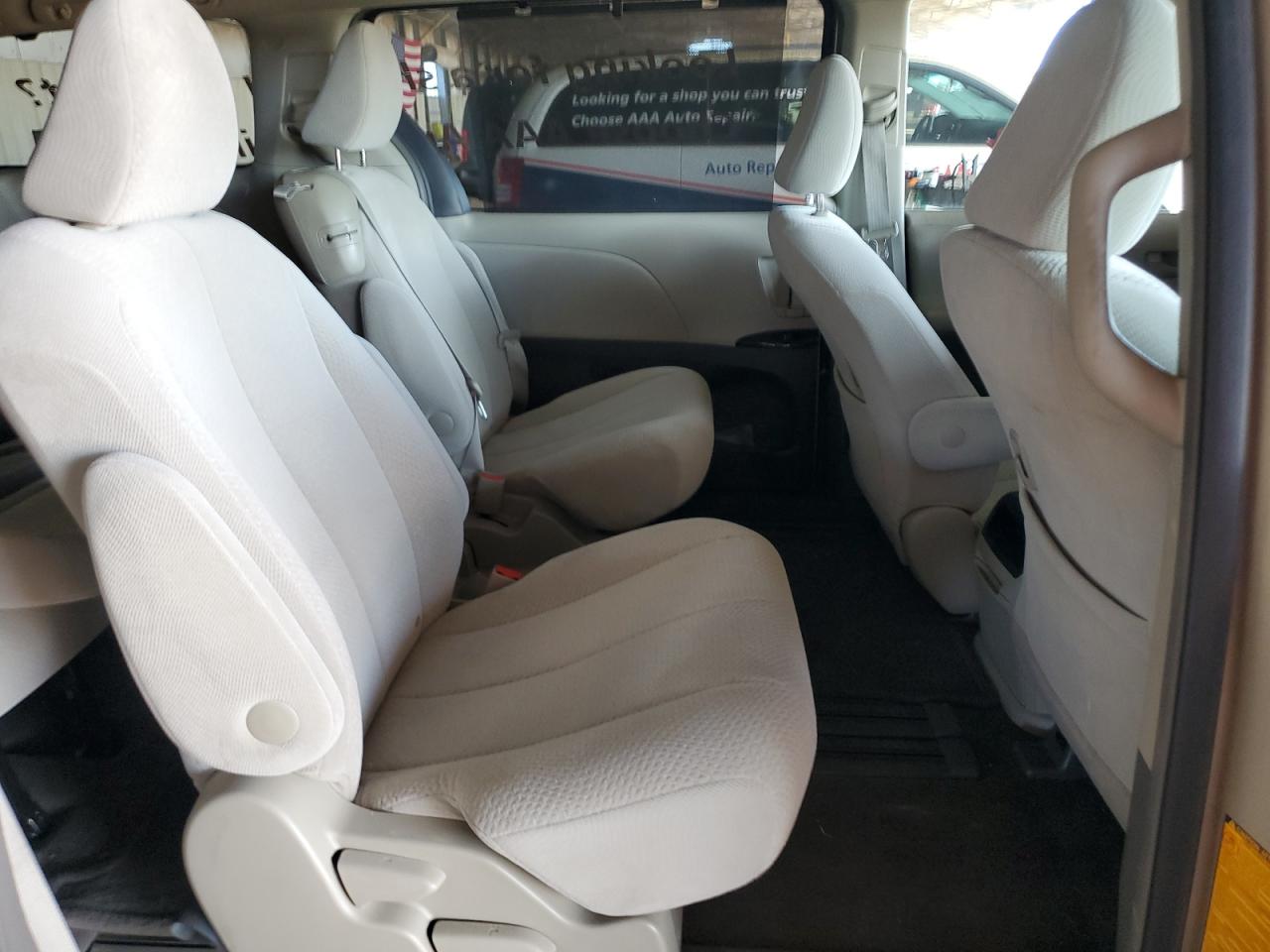 2011 Toyota Sienna Le VIN: 5TDKK3DC9BS134854 Lot: 85203905