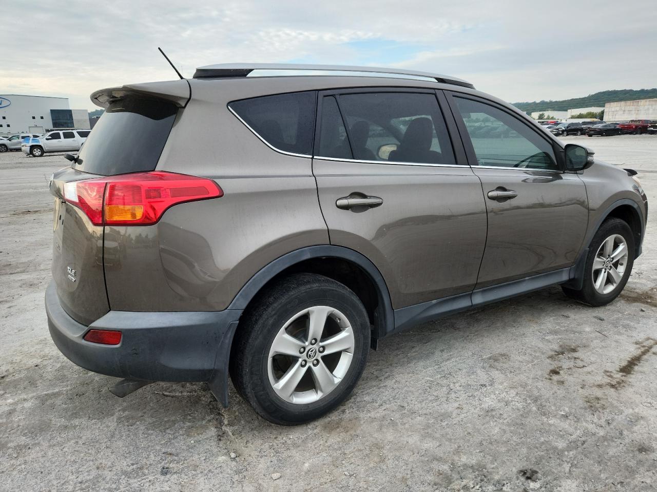 2015 Toyota Rav4 Xle VIN: 2T3RFREV4FW268536 Lot: 86316815
