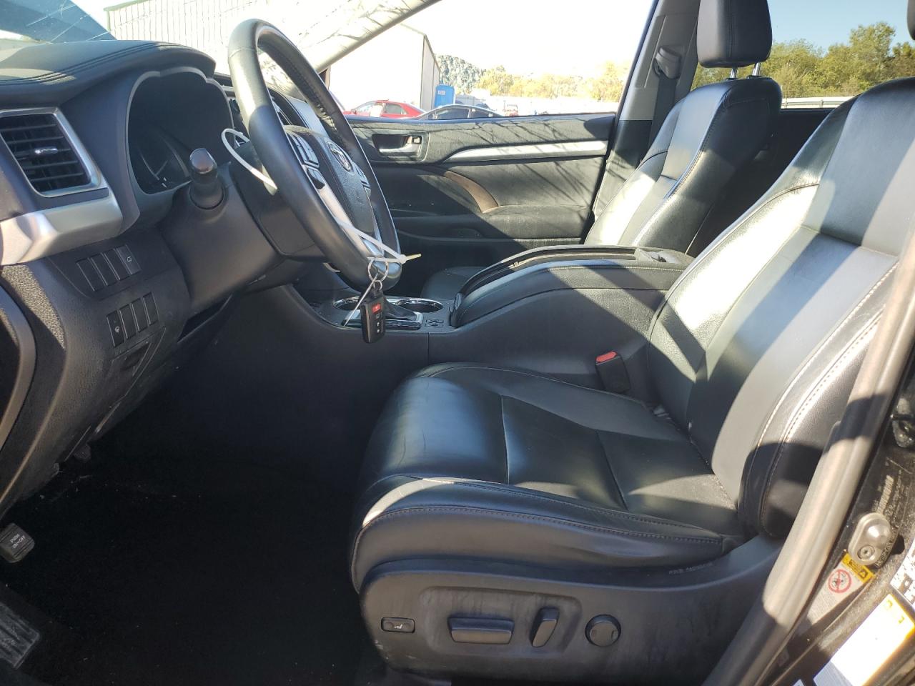 2016 Toyota Highlander Xle VIN: 5TDJKRFH2GS242179 Lot: 87065125