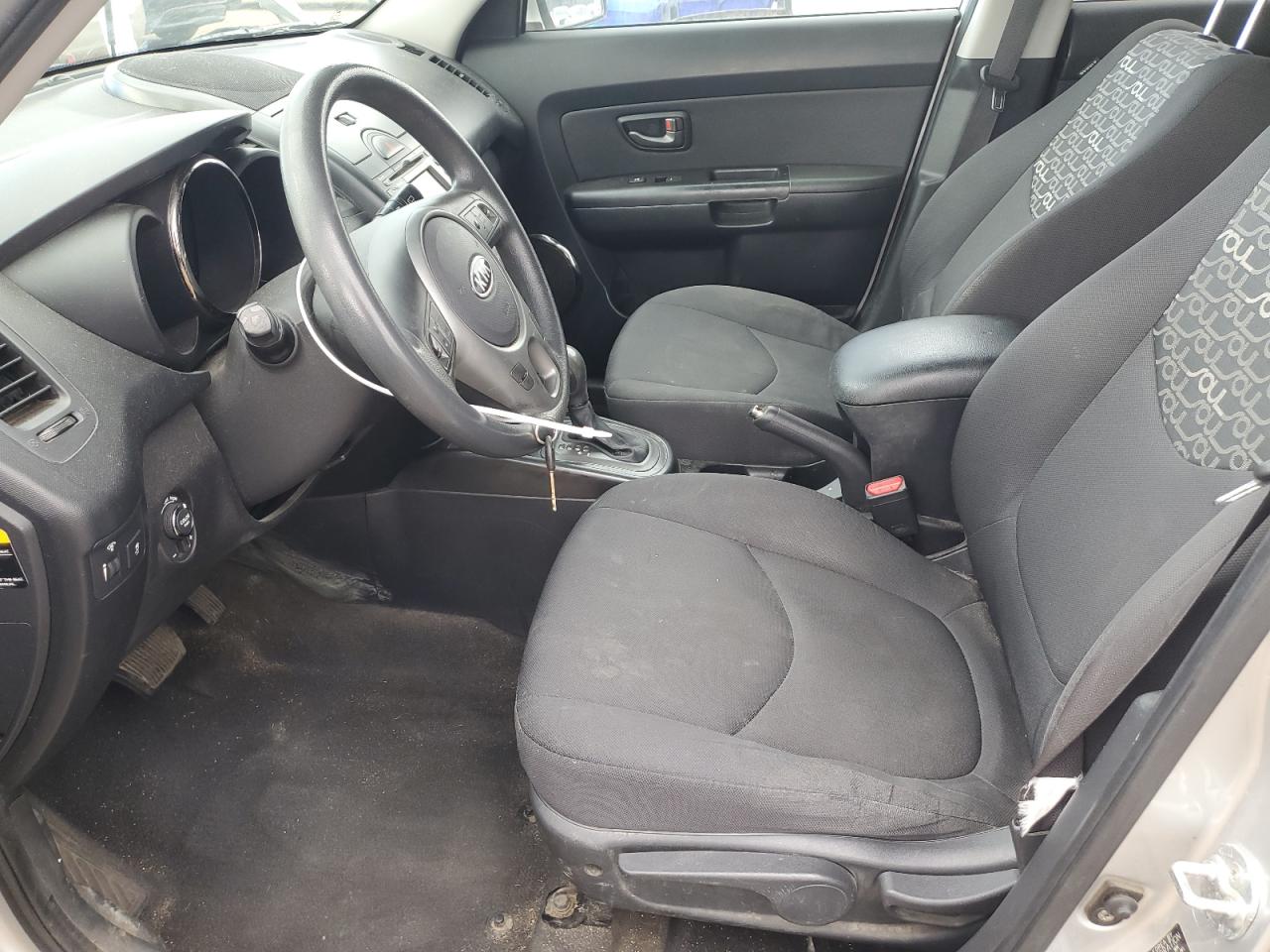 2011 Kia Soul + VIN: KNDJT2A24B7310413 Lot: 86266005