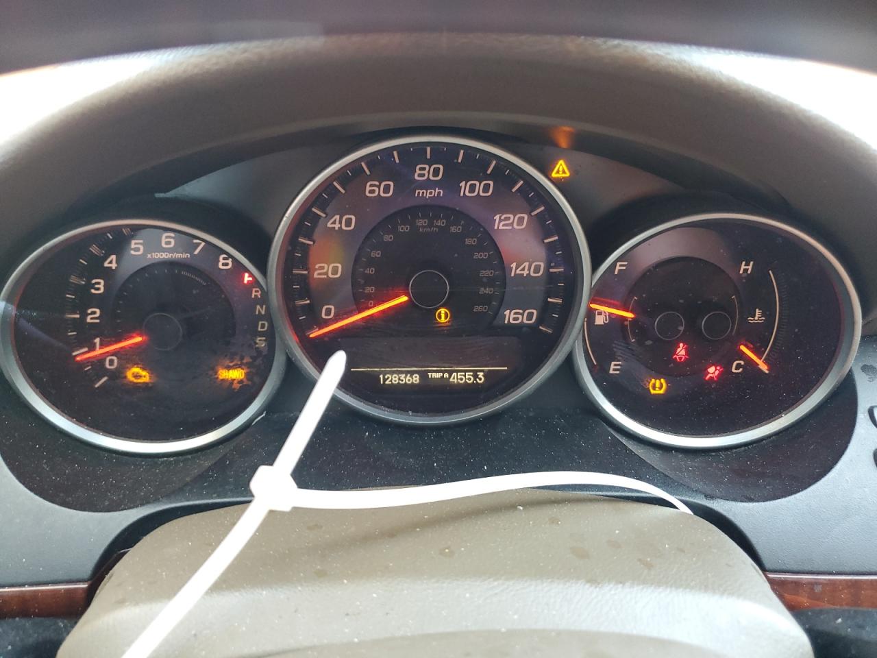 2010 Acura Rl VIN: JH4KB2F60AC001156 Lot: 84932935