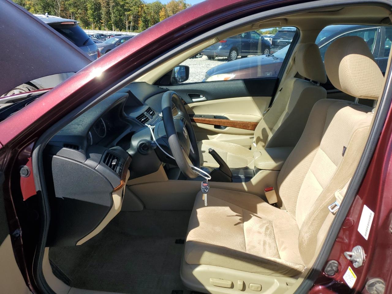 2011 Honda Accord Ex VIN: 1HGCP2F76BA020731 Lot: 84745565