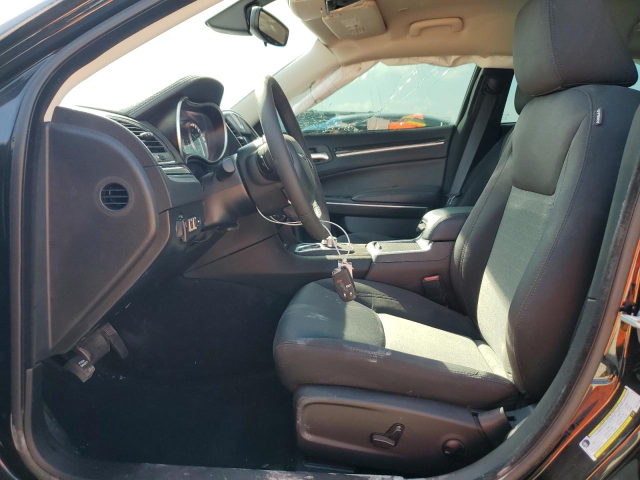 2023 Chrysler 300 Touring VIN: 2C3CCAAG6PH677036 Lot: 82759215