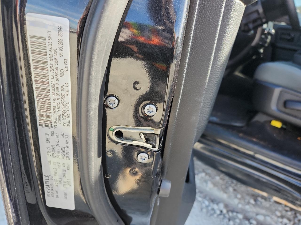 2017 Ram 1500 St VIN: 1C6RR6KT4HS723056 Lot: 89914485