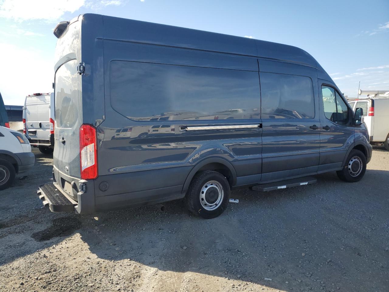 Фото: 1FTBR3X80LKA18762