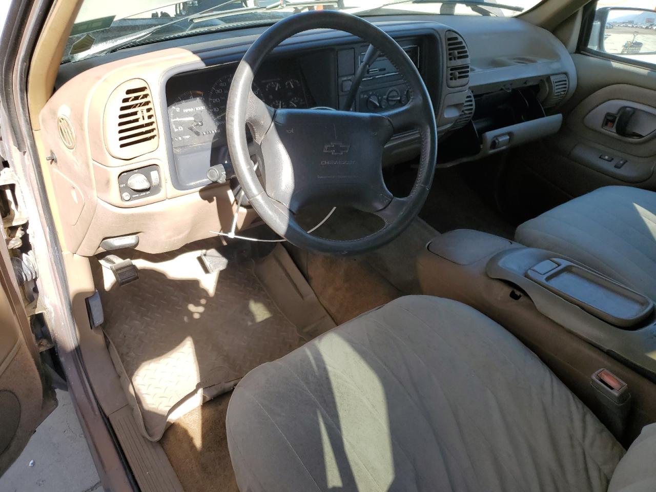 1995 Chevrolet Gmt-400 C1500 VIN: 2GCEC19K1S1138905 Lot: 85812725