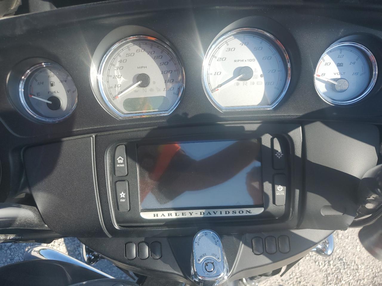 2017 Harley-Davidson Flhxs Street Glide Special VIN: 1HD1KRC17HB668187 Lot: 85721185