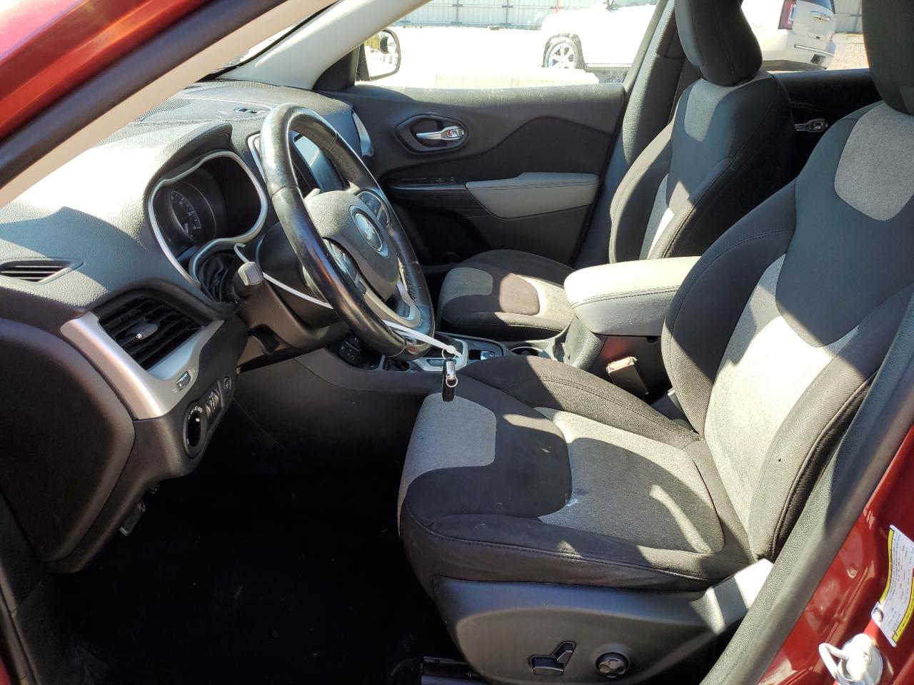 2014 Jeep Cherokee Latitude VIN: 1C4PJLCB8EW157953 Lot: 87438525