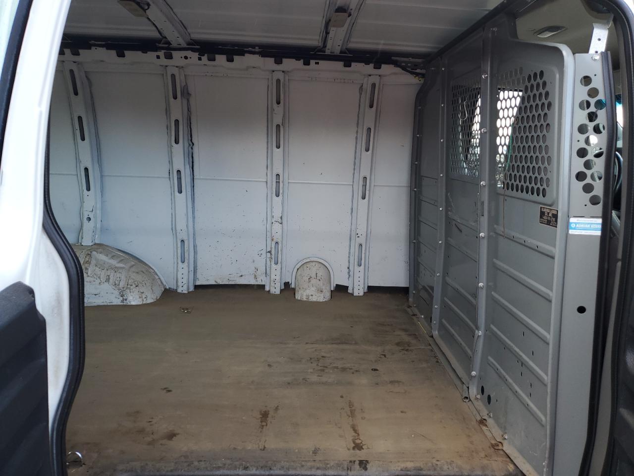 2017 Chevrolet Express G2500 VIN: 1GCWGAFF8H1120951 Lot: 82195555