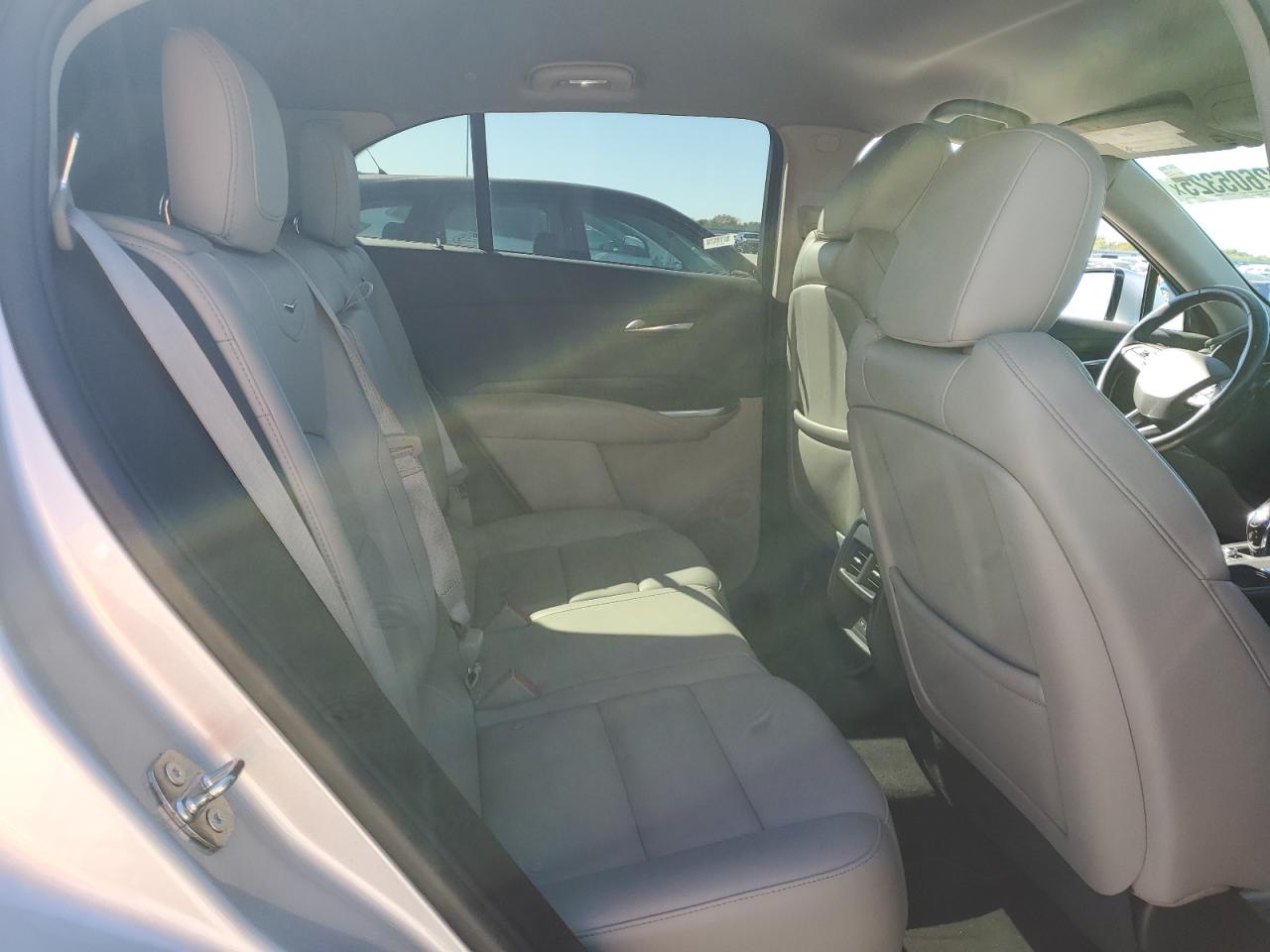 2022 Cadillac Xt4 Premium Luxury VIN: 1GYFZDR42NF128106 Lot: 82605325