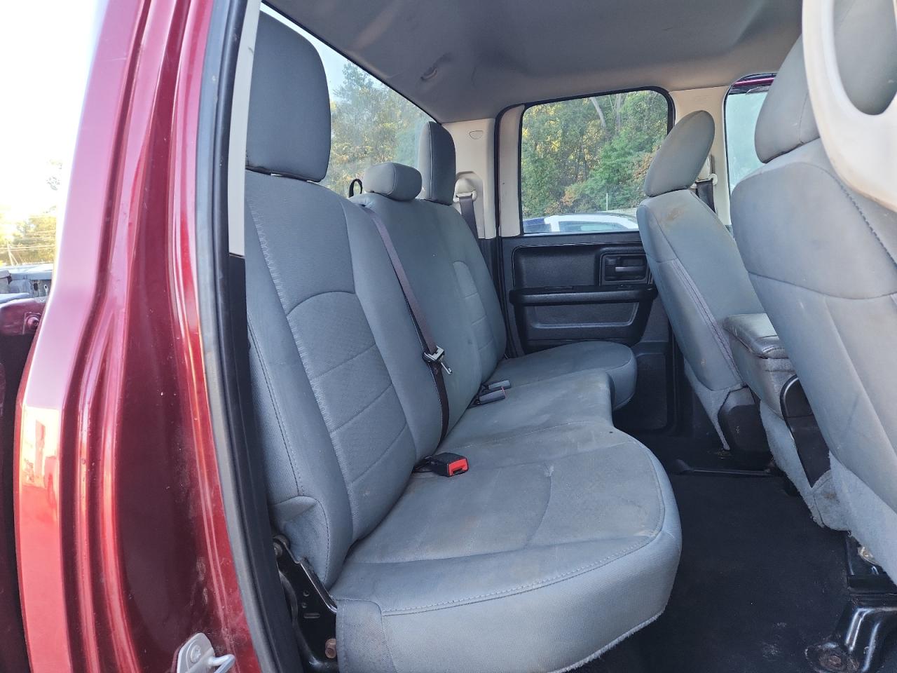 2018 Ram 1500 St VIN: 1C6RR6FG3JS299128 Lot: 86148405