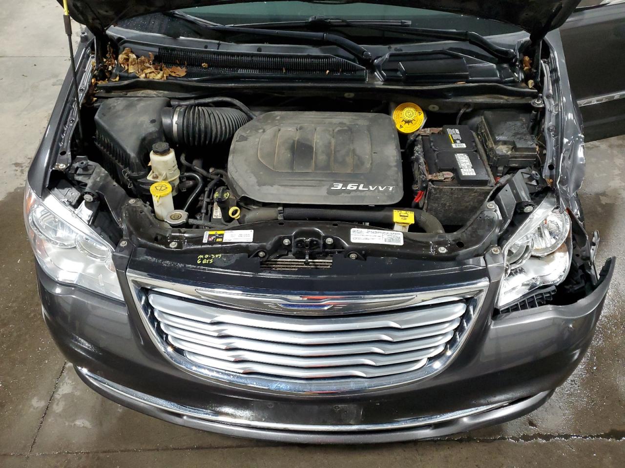 2015 Chrysler Town & Country Touring L VIN: 2C4RC1CG1FR728826 Lot: 89468995