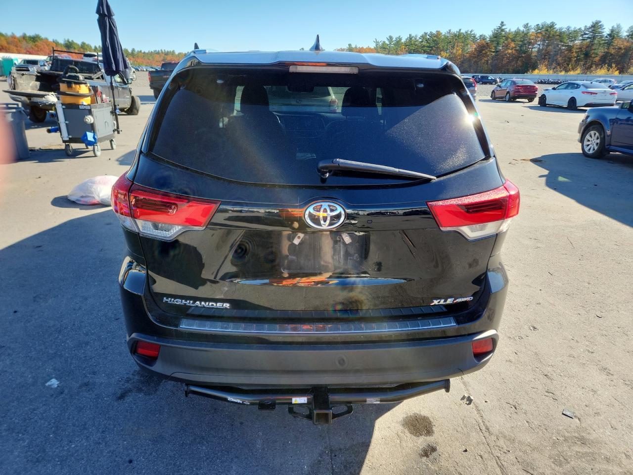 2018 Toyota Highlander Se VIN: 5TDJZRFH4JS553857 Lot: 89816675