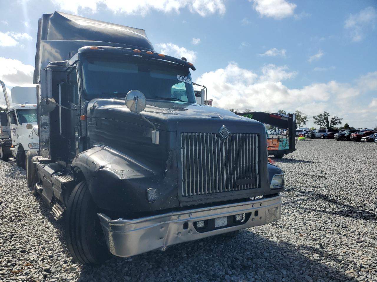 INTERNATIONAL 9900I TRAC 2000. Lot# 81283395. VIN 2HSCNAER9YC062195. Photo 1