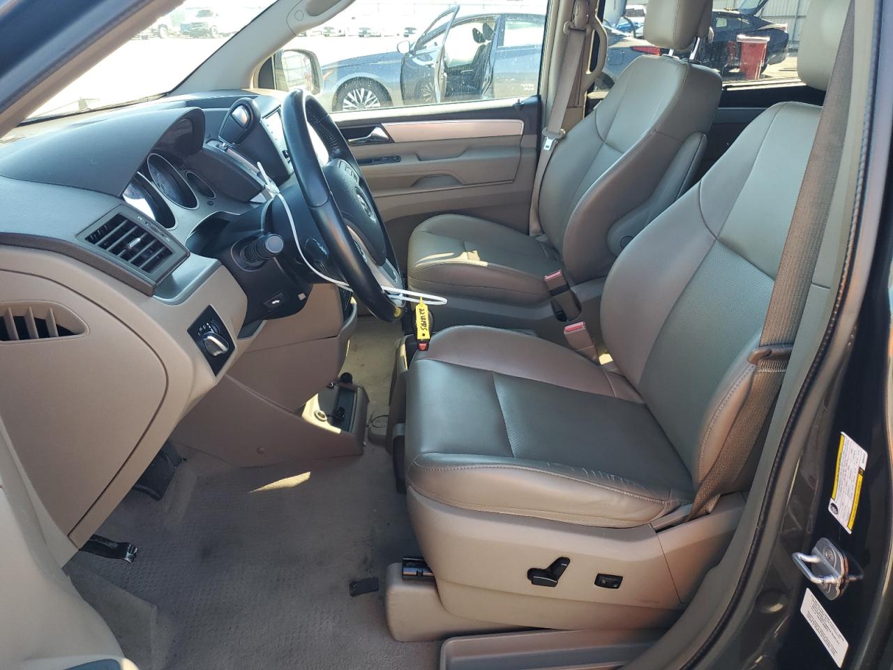 2011 Volkswagen Routan Se VIN: 2V4RW3DG6BR669497 Lot: 82181475