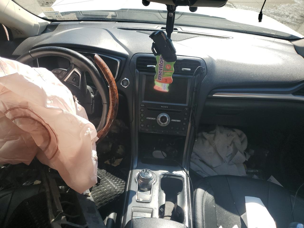 2019 Ford Fusion Titanium VIN: 3FA6P0SUXKR176102 Lot: 82620105