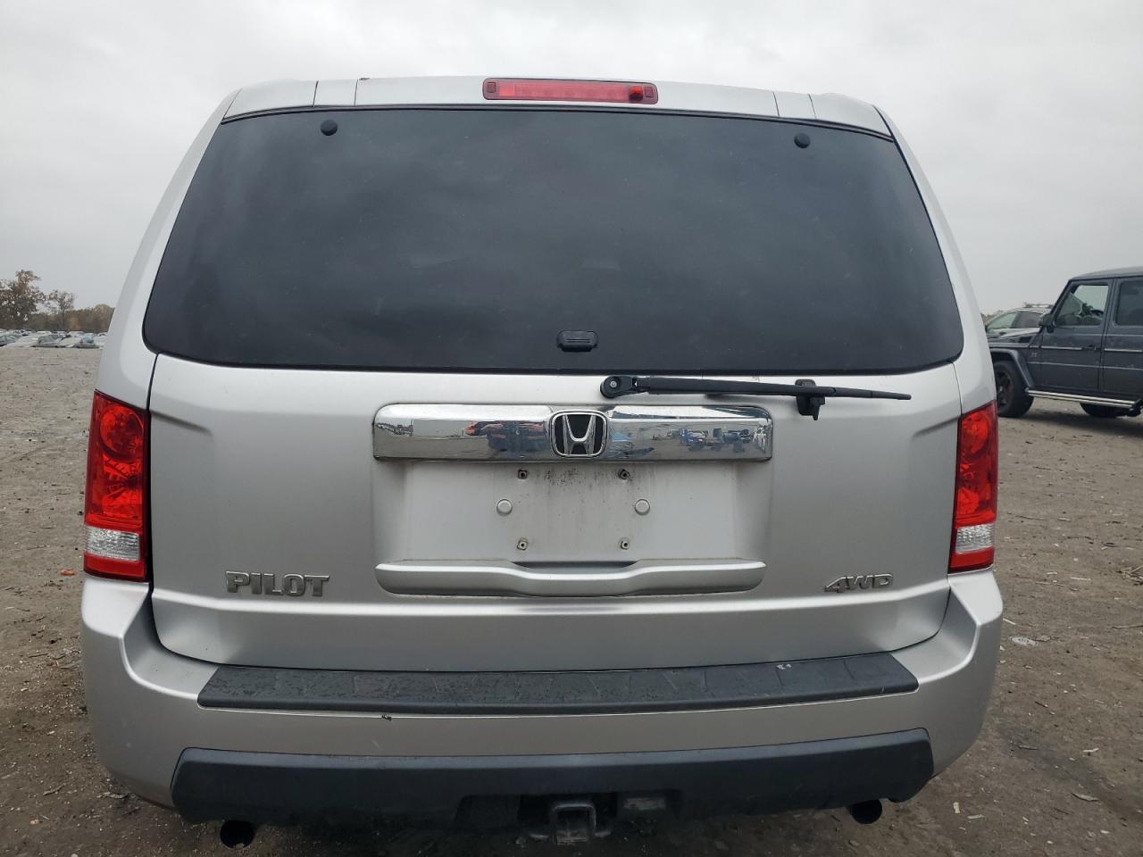 2011 Honda Pilot Lx VIN: 5FNYF4H25BB068913 Lot: 90725475