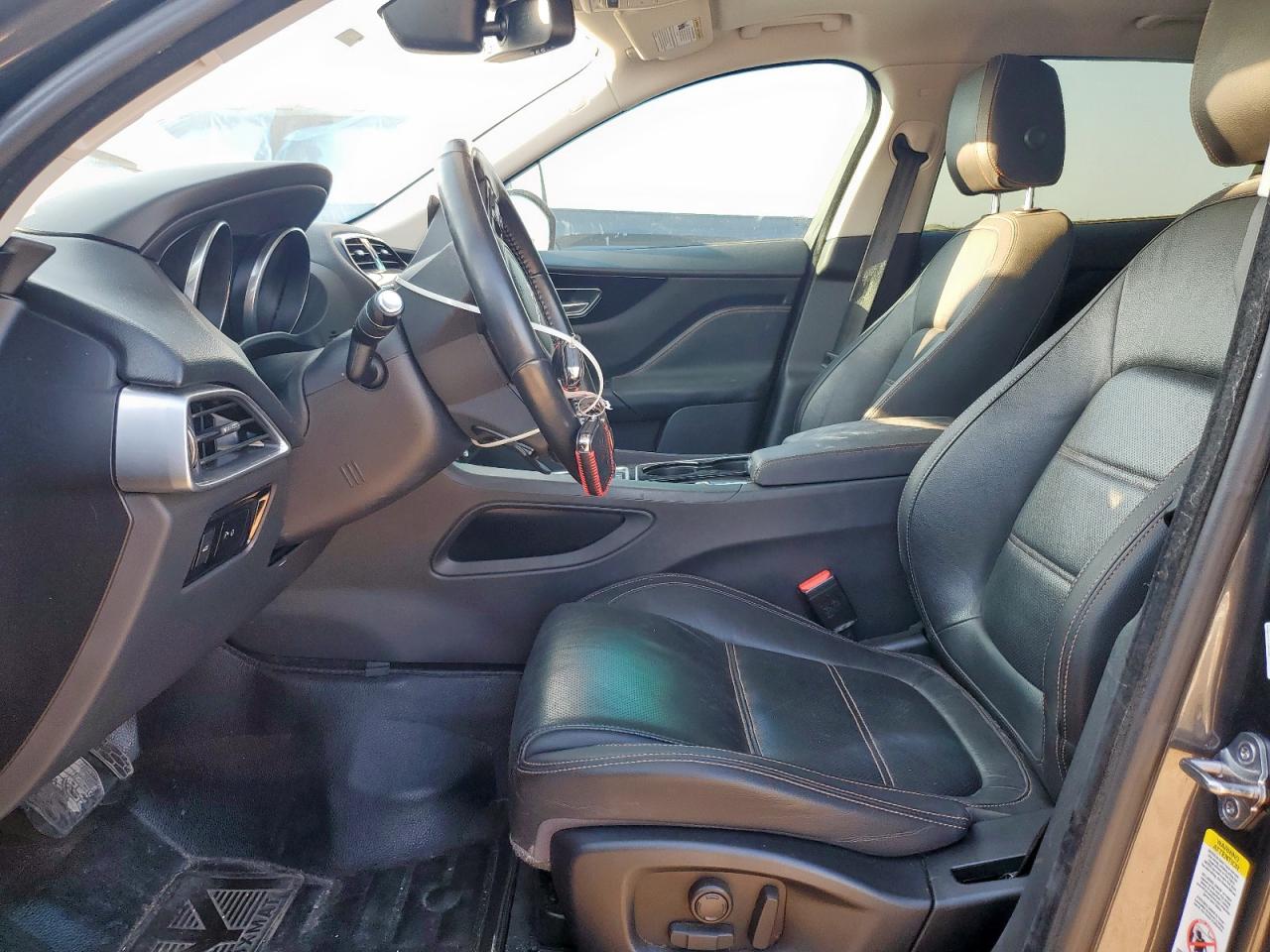 2017 Jaguar F-Pace Prestige VIN: SADCK2BN3HA492657 Lot: 82179595