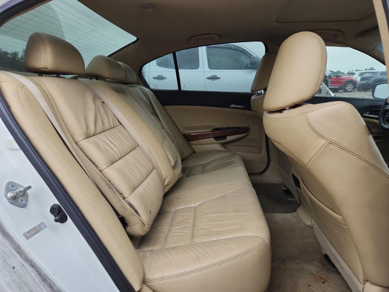 2011 Honda Accord Exl VIN: 1HGCP3F84BA004879 Lot: 82420895