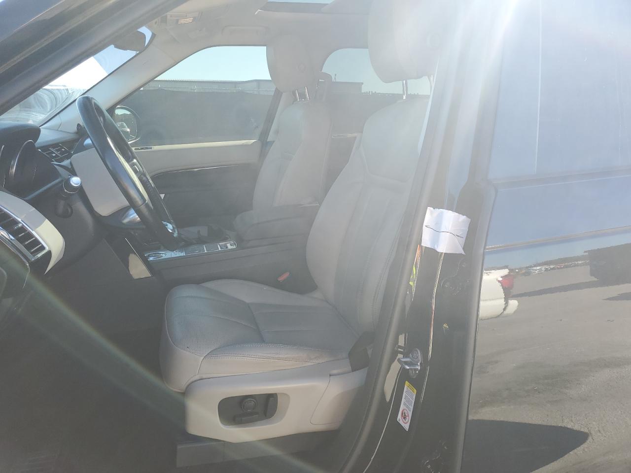 2020 Land Rover Discovery Se VIN: SALRG2RVXL2427488 Lot: 90950025