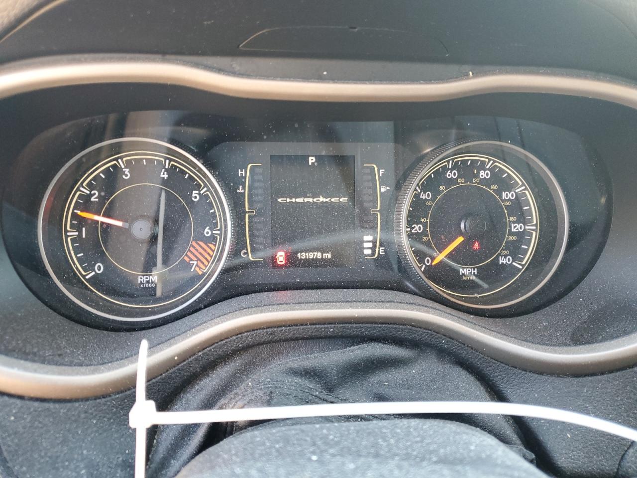 2015 Jeep Cherokee Latitude VIN: 1C4PJLCB8FW670489 Lot: 82487195