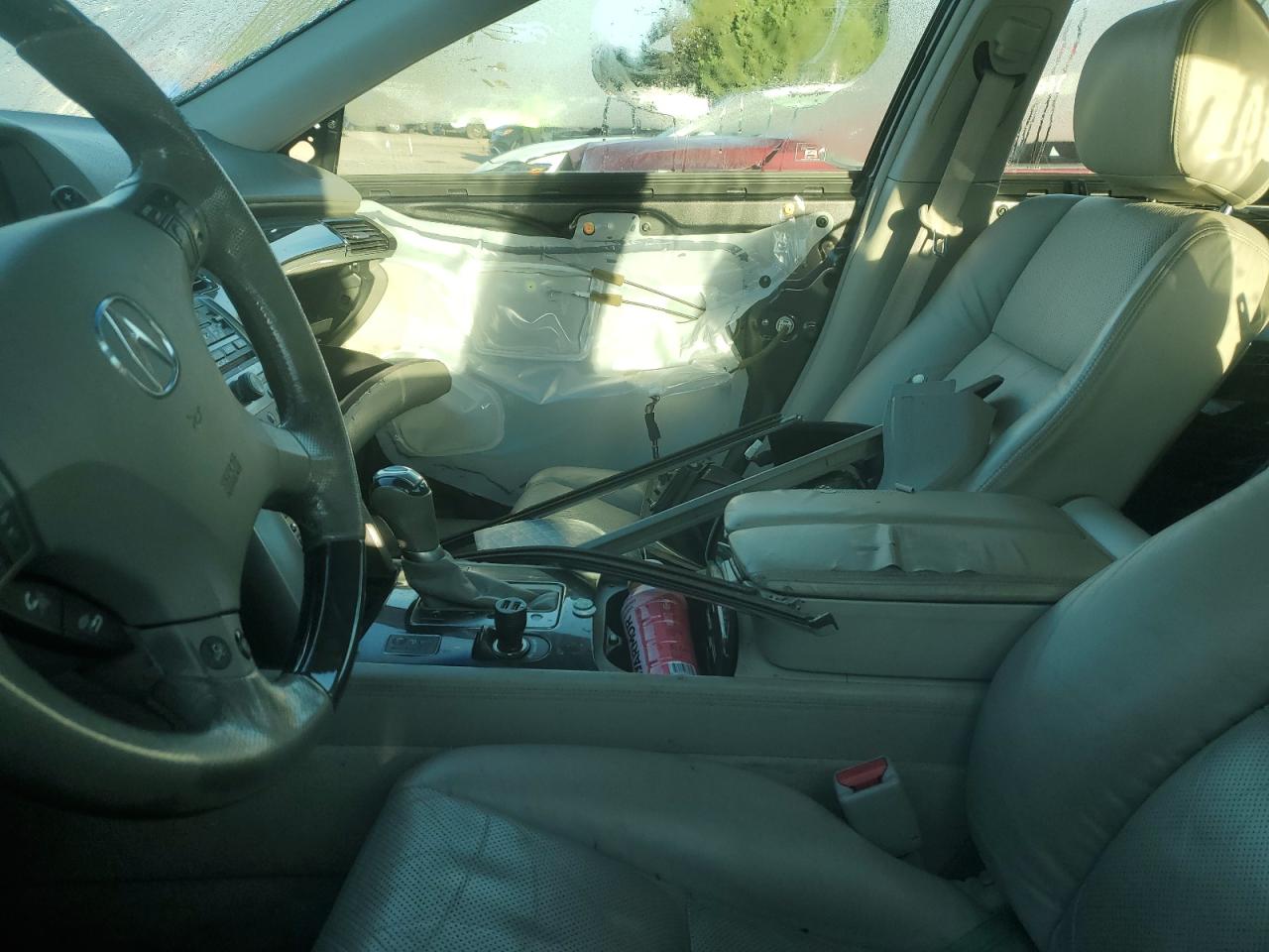 2010 Acura Rl VIN: JH4KB2F61AC001330 Lot: 84758255