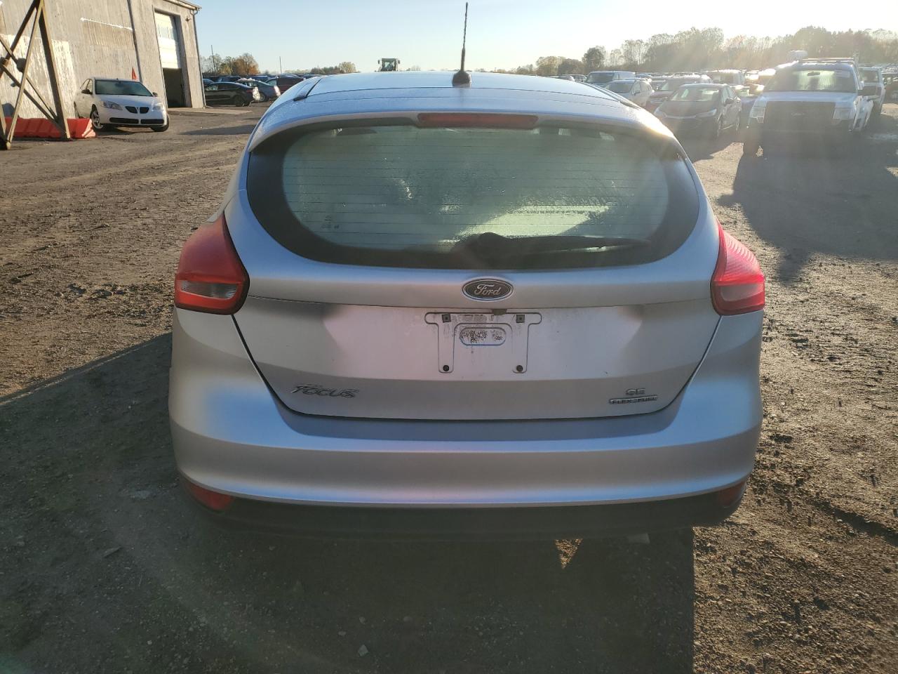 2016 Ford Focus Se VIN: 1FADP3K22GL247581 Lot: 82738165