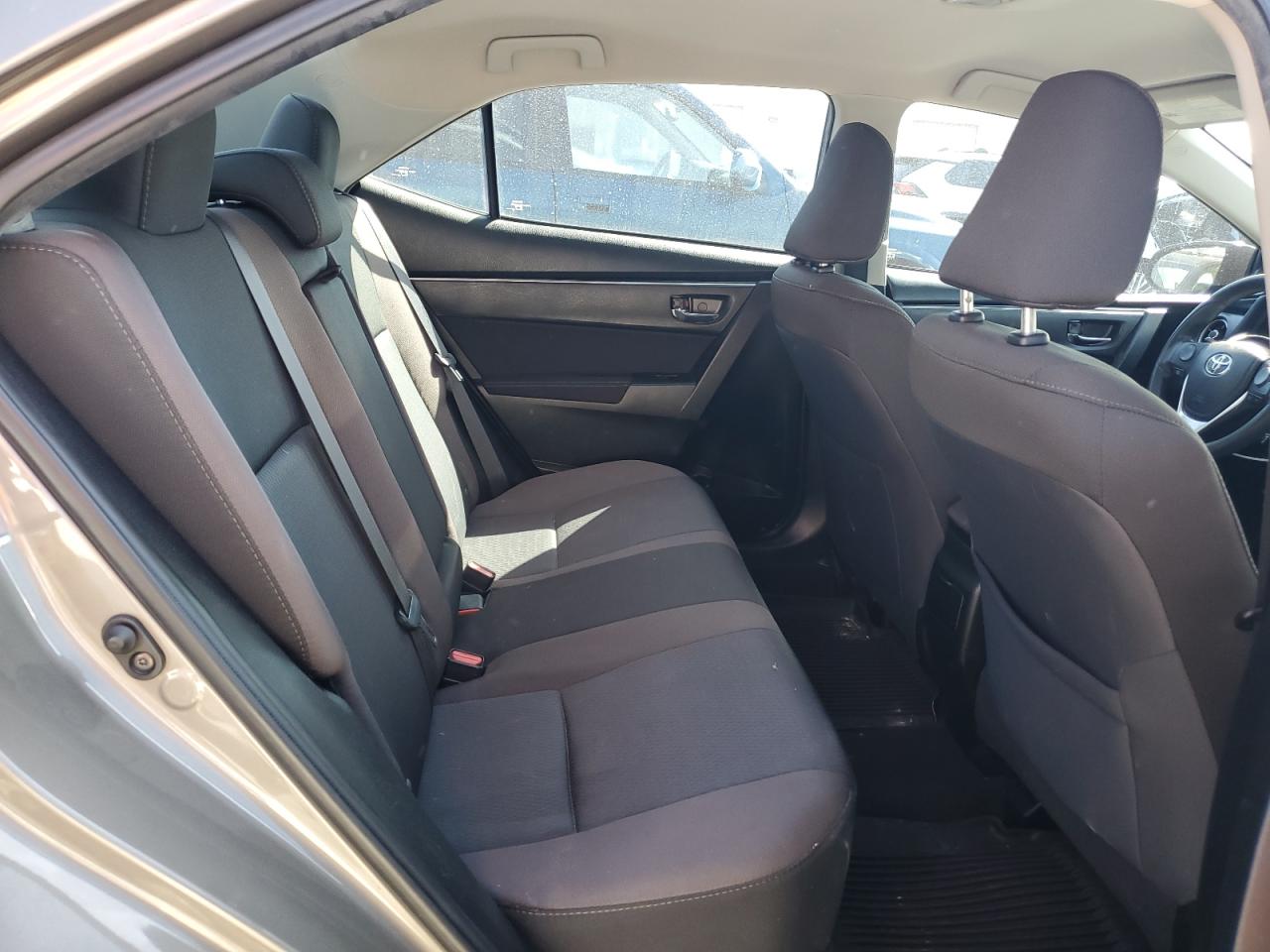 2017 Toyota Corolla L VIN: 5YFBURHE1HP577431 Lot: 85370585