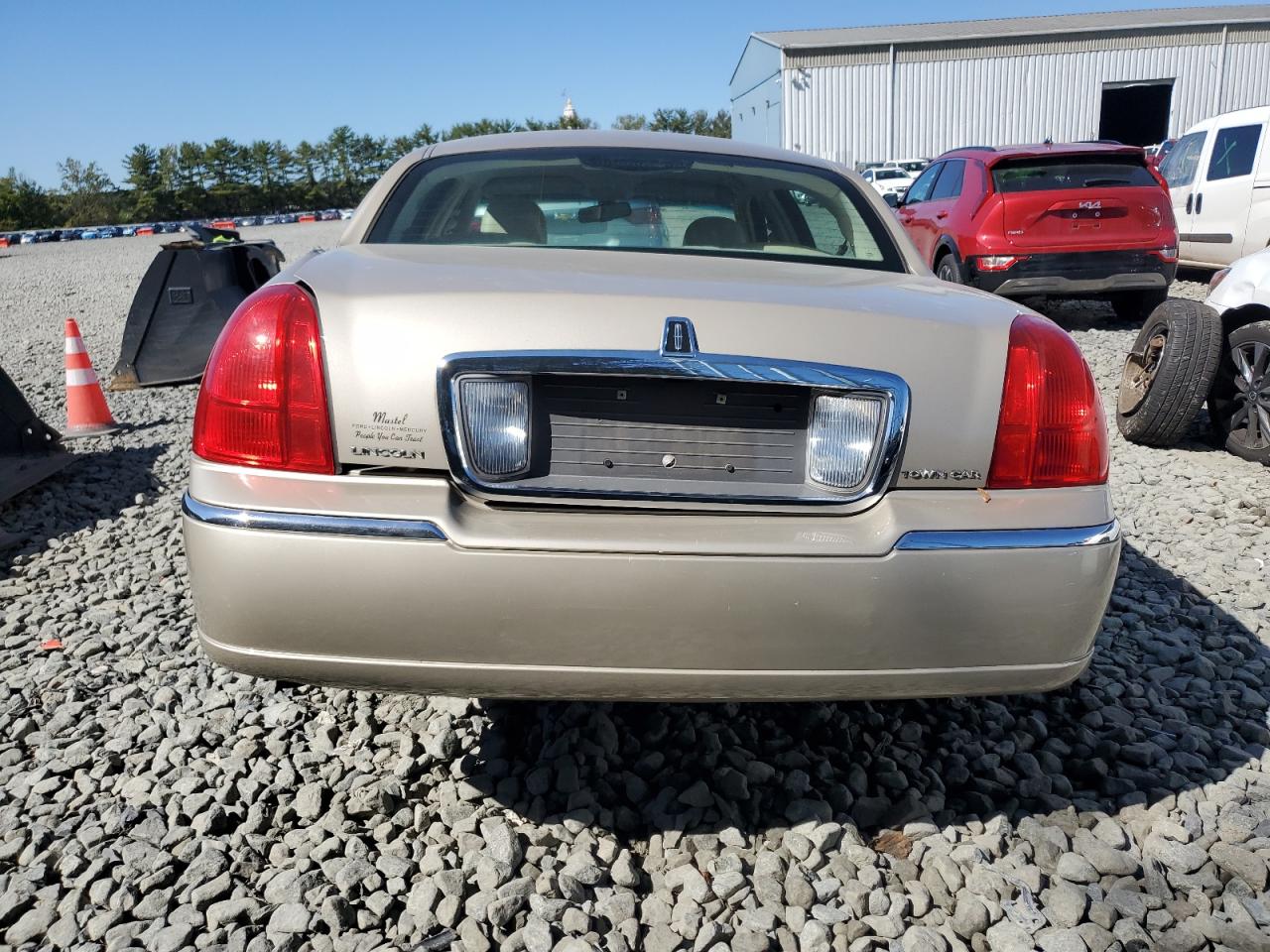 2008 Lincoln Town Car Signature Limited VIN: 2LNHM82W08X655694 Lot: 81953705