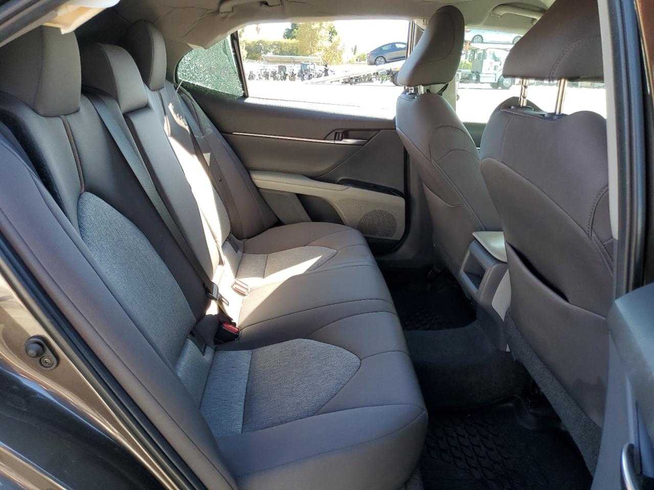 2019 Toyota Camry L VIN: 4T1B11HK4KU266646 Lot: 86463085