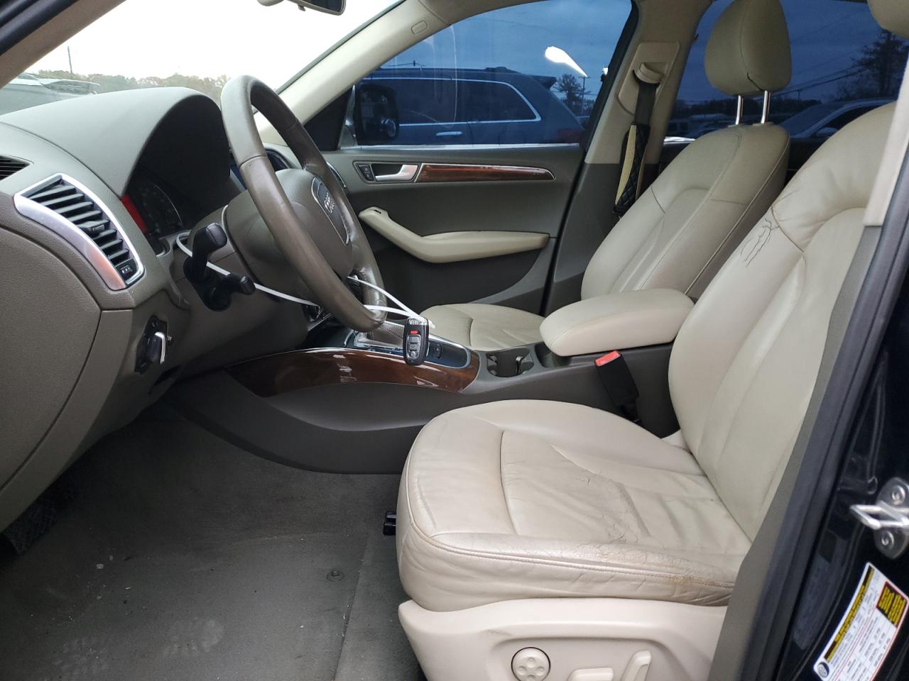 2011 Audi Q5 Premium VIN: WA1CFAFP4BA102995 Lot: 90468075