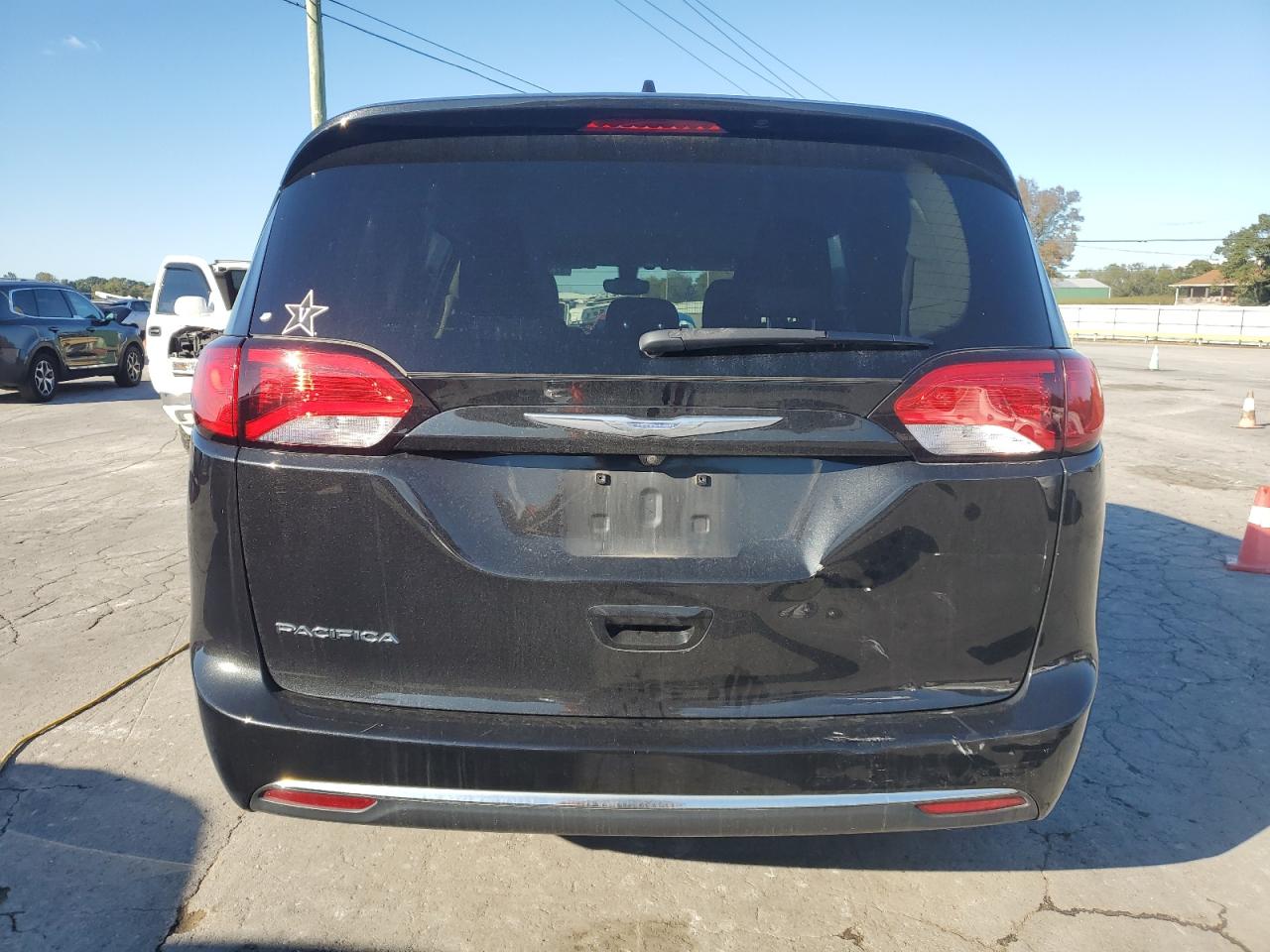 2017 Chrysler Pacifica Touring L VIN: 2C4RC1BG9HR753350 Lot: 82305775