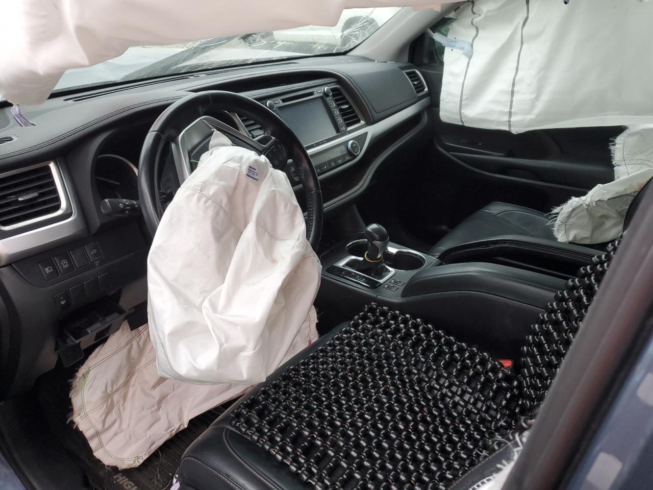 2018 Toyota Highlander Se VIN: 5TDJZRFH8JS846015 Lot: 82750395